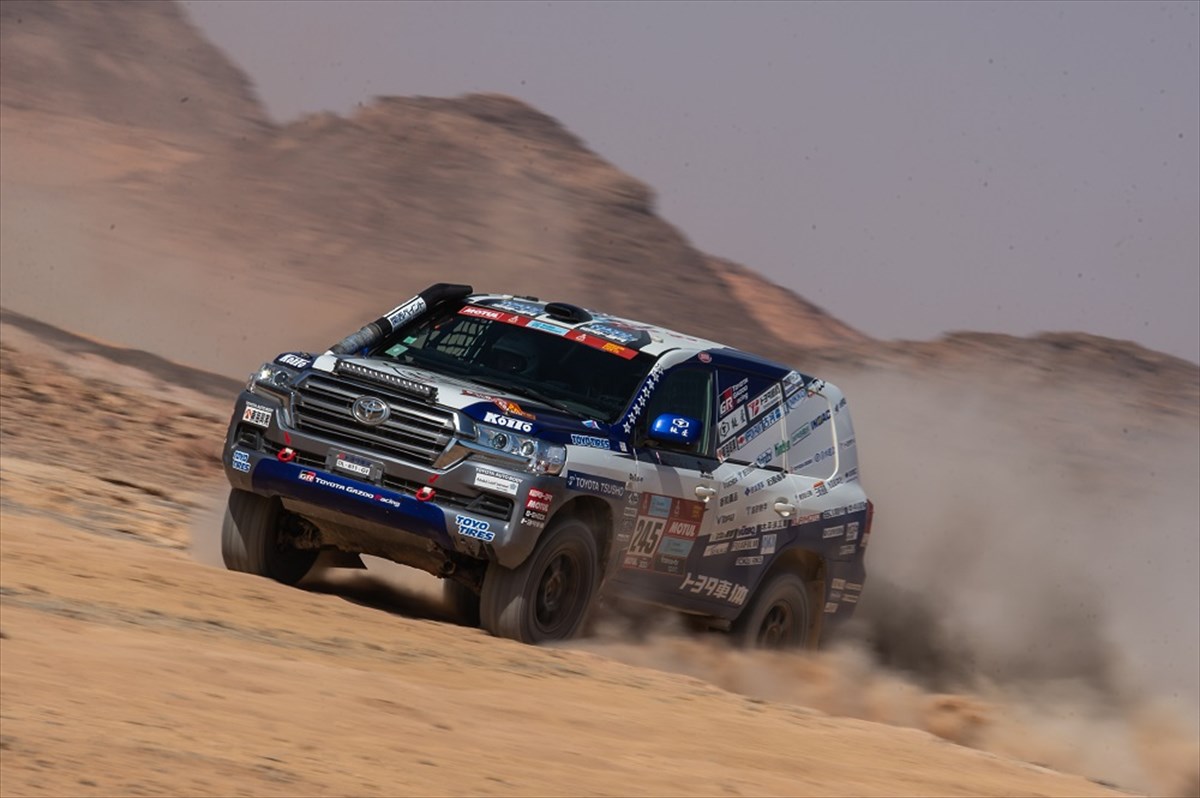 2021 Toyota Hilux Rally Dakar