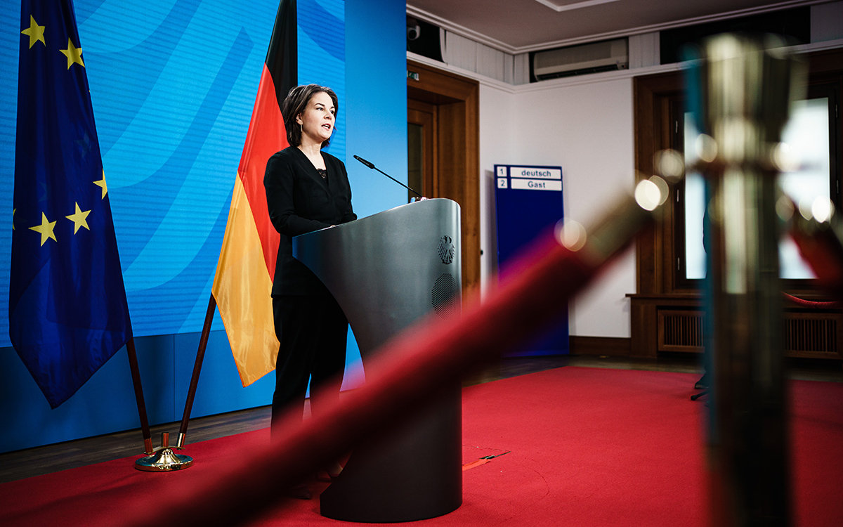 Глава МИД Германии призвала прекратить нападки на россиян и белорусов