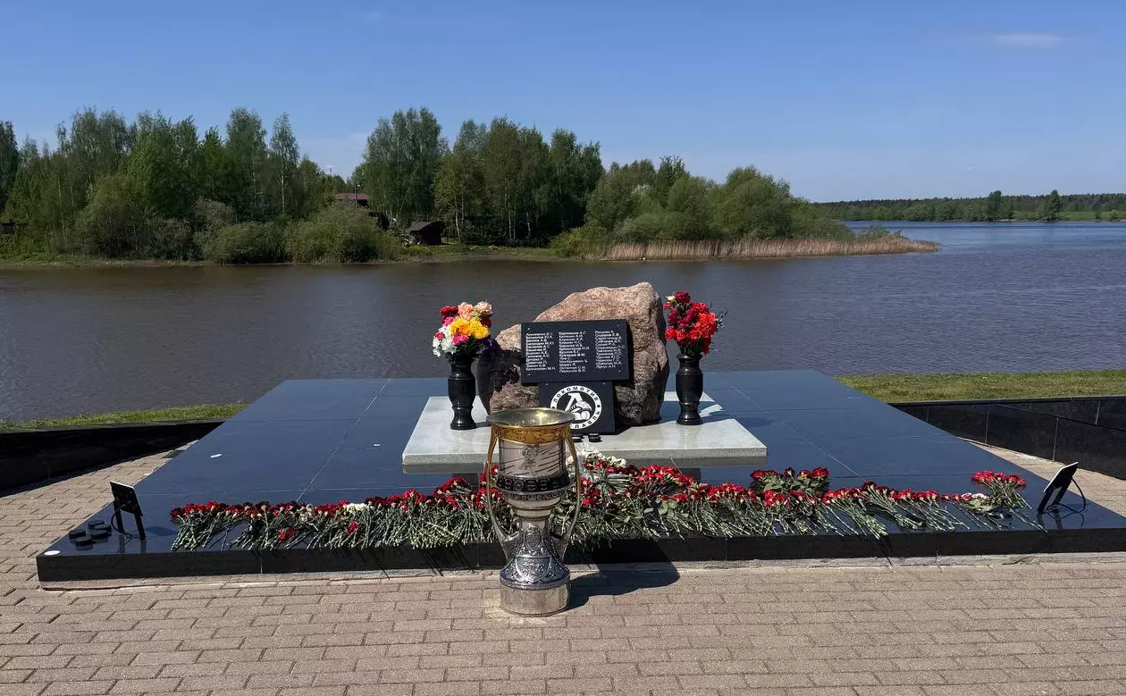 телеграм-канал хоккеиста «Локомотива» Егора Сурина