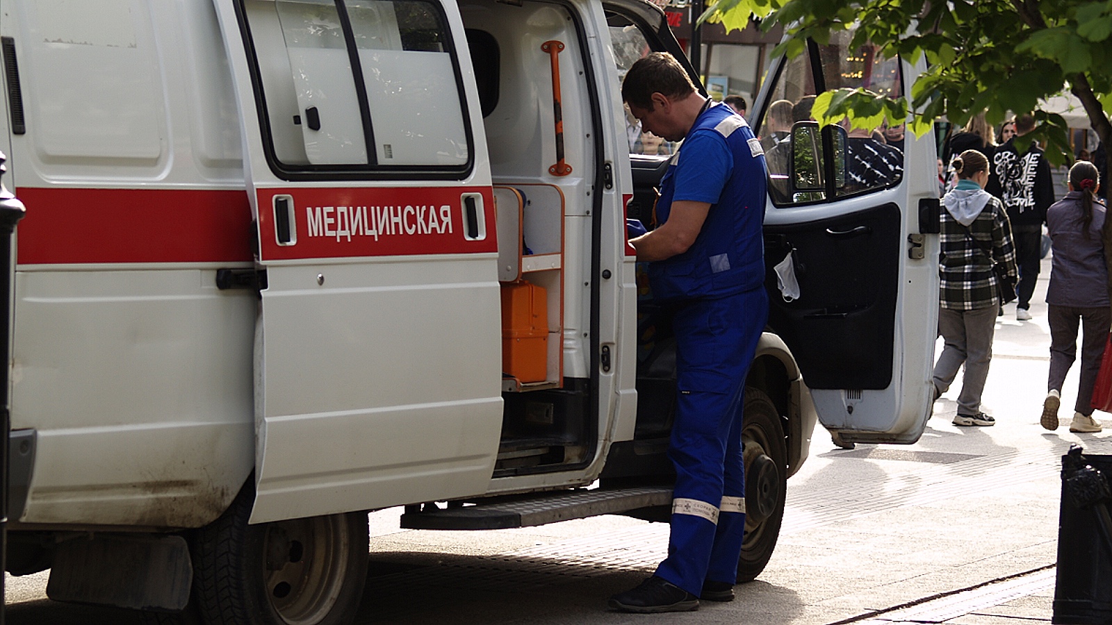 Во Владивостоке 14 студентов ДВФУ госпитализировали с отравлением