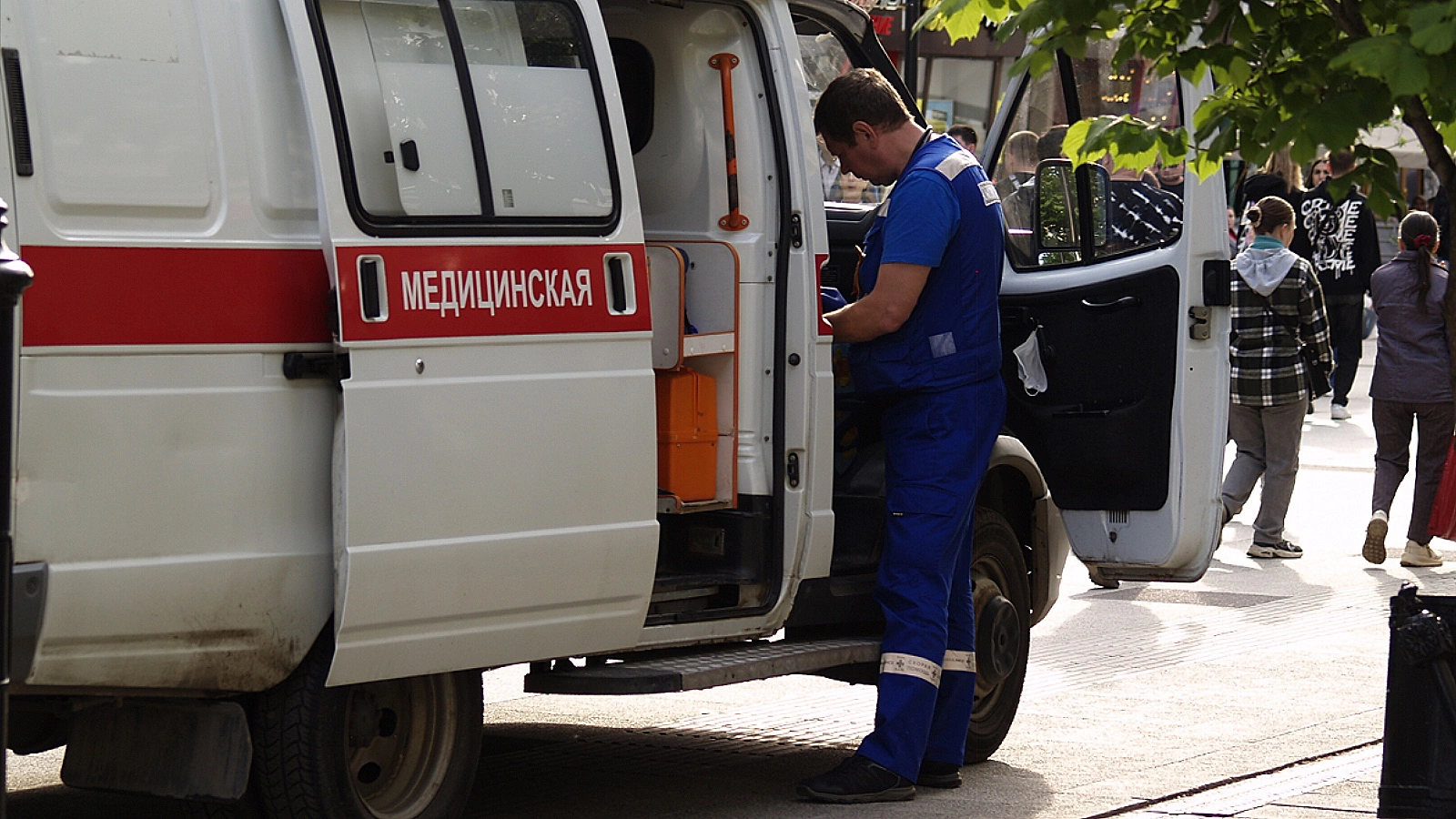 Во Владивостоке 14 студентов ДВФУ госпитализировали с отравлением