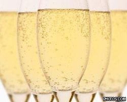 Москвичи в Новый год выпьют 30 млн бутылок шампанского