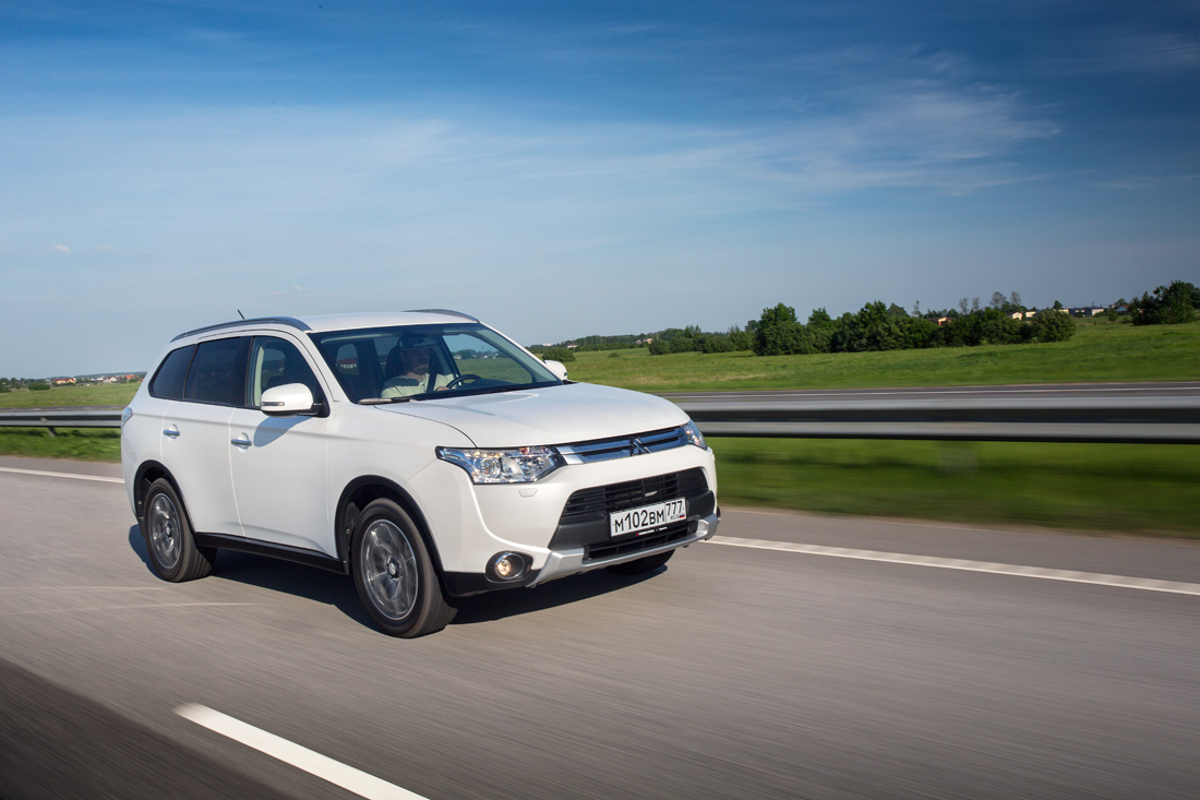 Лишняя деталь. Тест-драйв Mitsubishi Outlander :: Autonews