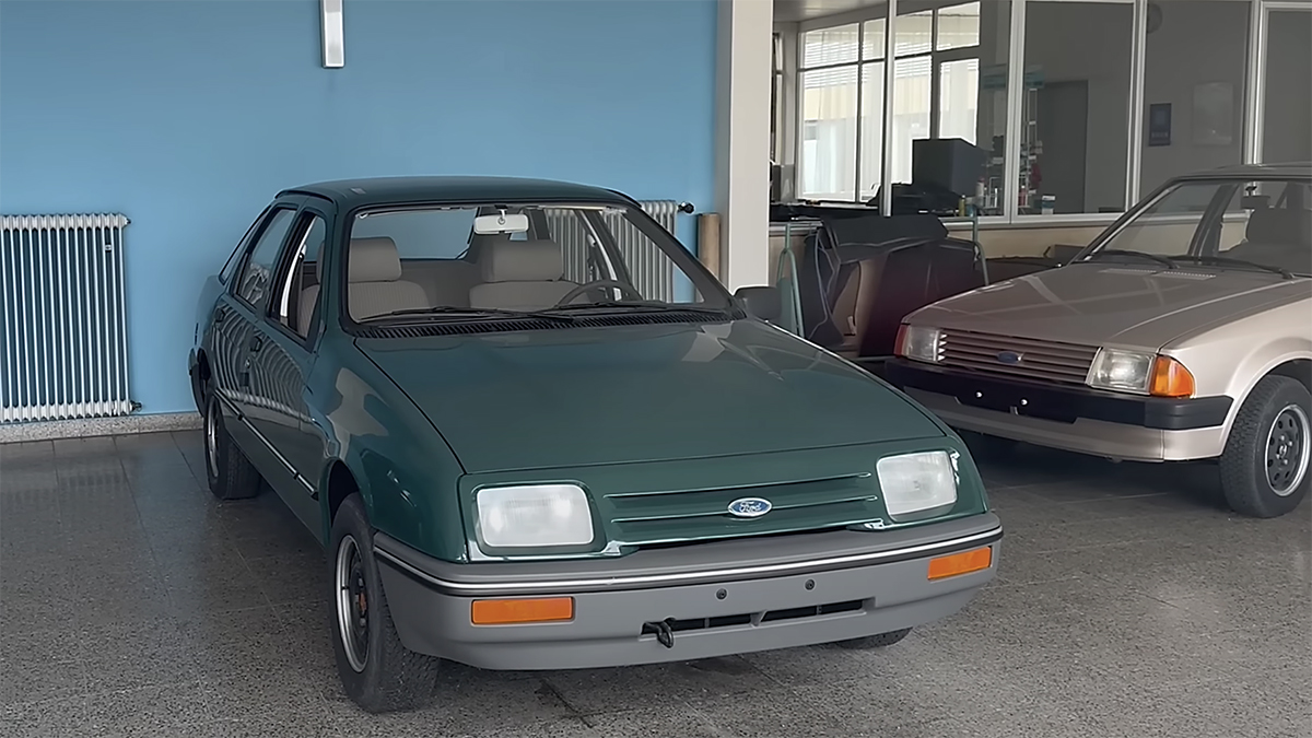 В Германии нашли заброшенный автосалон с машинами Ford 1980-x годов. Видео  :: Autonews