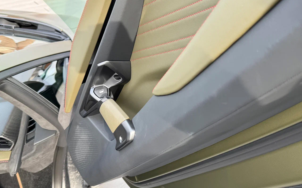 Lamborghini Revuelto