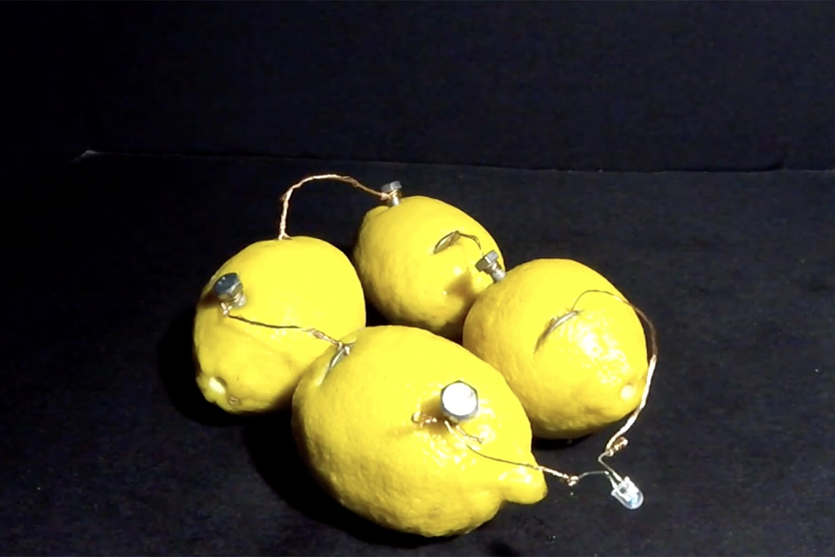 Это опыт поможет лучше понять принципы работы электрического тока и проводимости разных материалов