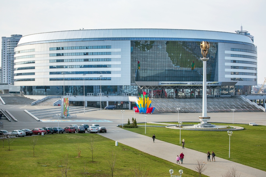 Минск-Арена включает в себя ледовый дворец, велодром и конькобежный стадион