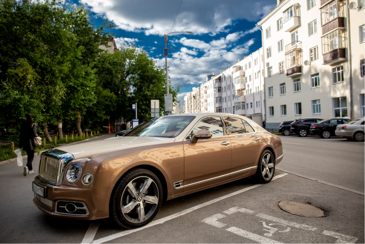 Люксовый кроссовер Bentley Bentayga стал наиболее дорогим авто, взятым в лизинг