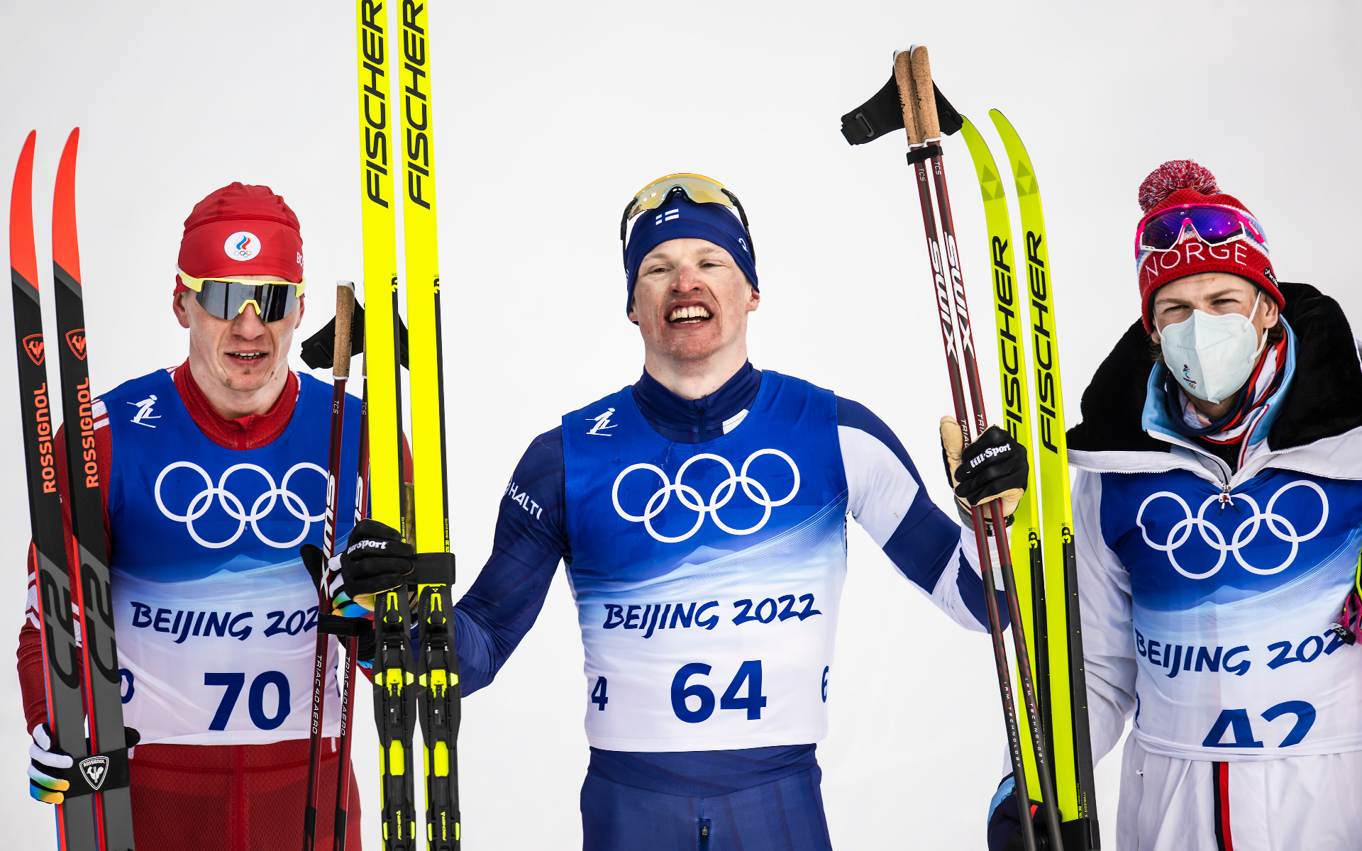 Александр Большунов, Ийво Нисканен и Йоханнес Клебо после лыжной гонки на 15 км классическим стилем&nbsp;