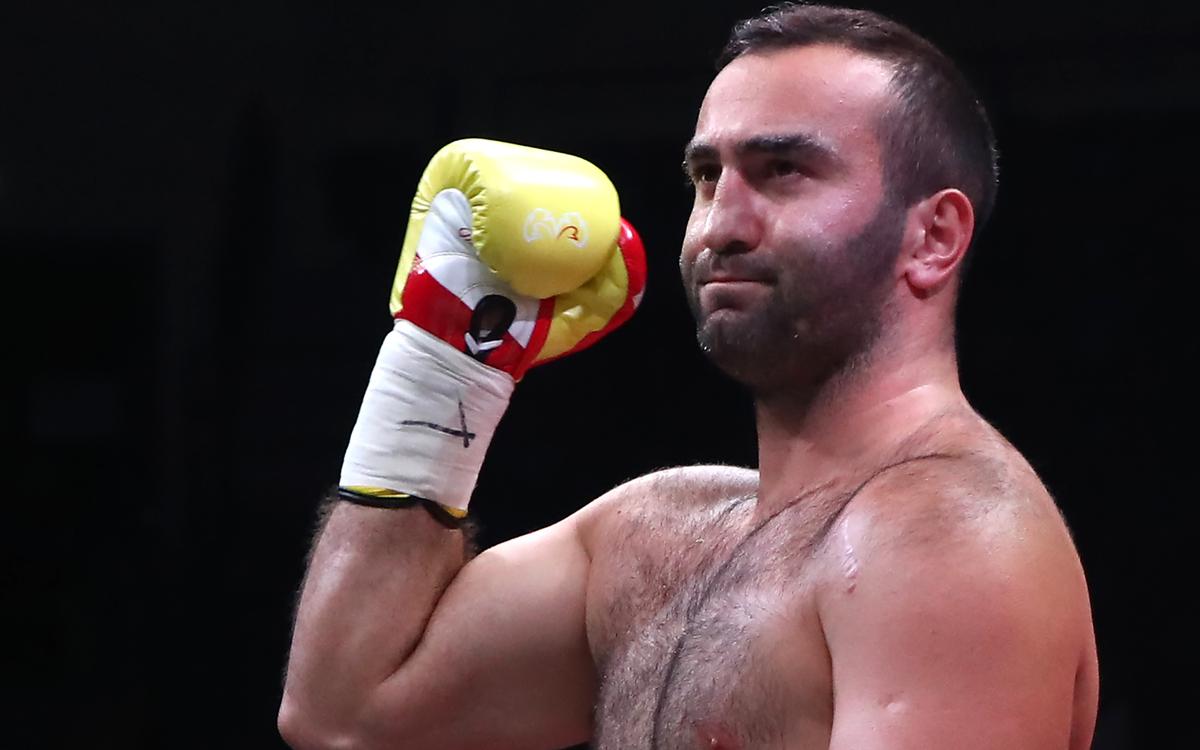Российский боксер лишился титула во втором бою после смены гражданства