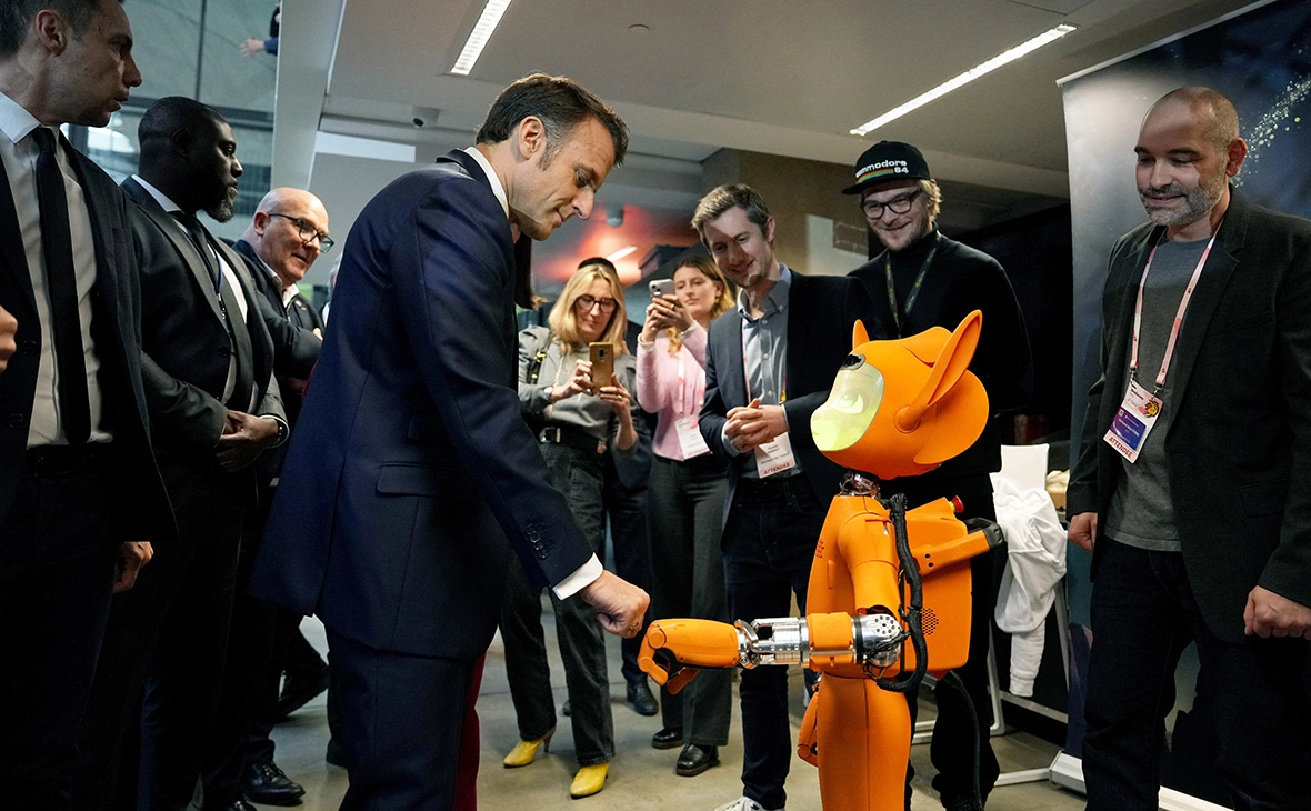 Aurelien Morissard / Reuters