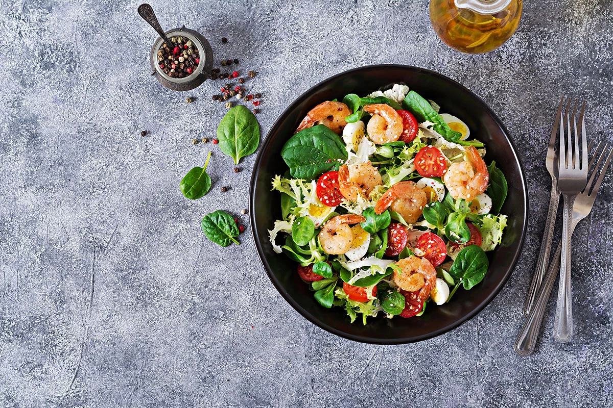 Салат с креветками «Морское удовольствие»