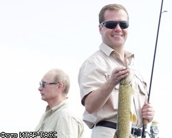 Д.Медведев и В.Путин порыбачили на Волге