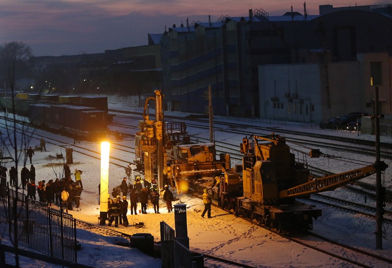 Свая пробила тоннель между станциями московского метро