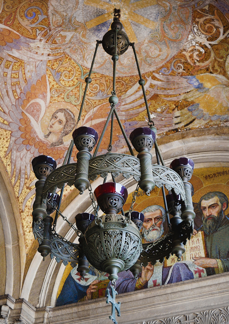 Cтаринные фрески сводчатого потолка в соборе Святого Александра Невского