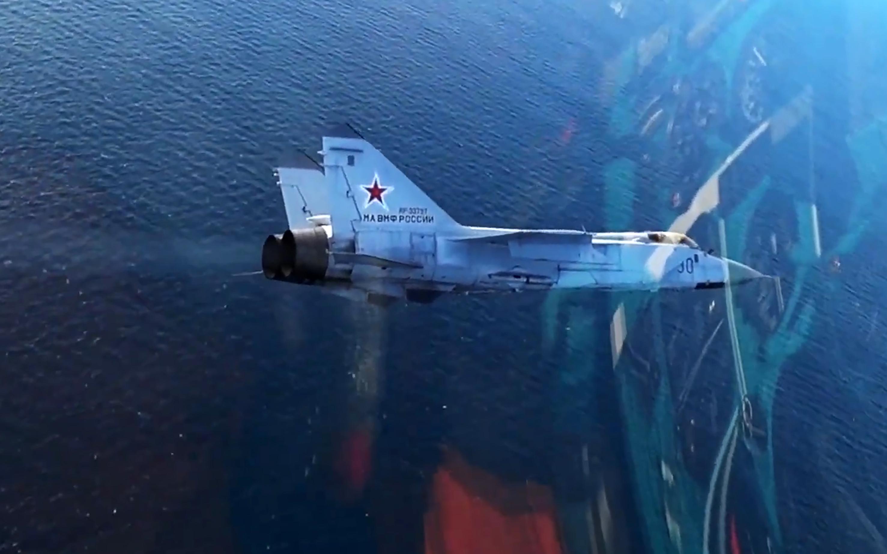 «Известия» узнали, что пилотов МиГ-31 учат перехвату гиперзвуковых целей