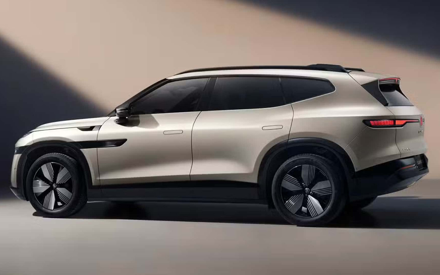 Volkswagen ID. Unyx 08