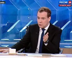 Д.Медведев: Штрафовать людей за клевету - абсолютно нормально