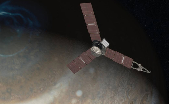 Компьютерная визуализация пролета зонда&nbsp;Juno по орбите Юпитера


