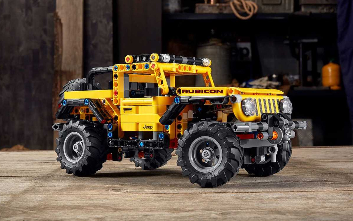 Точную копию внедорожника Jeep Wrangler собрали из Lego