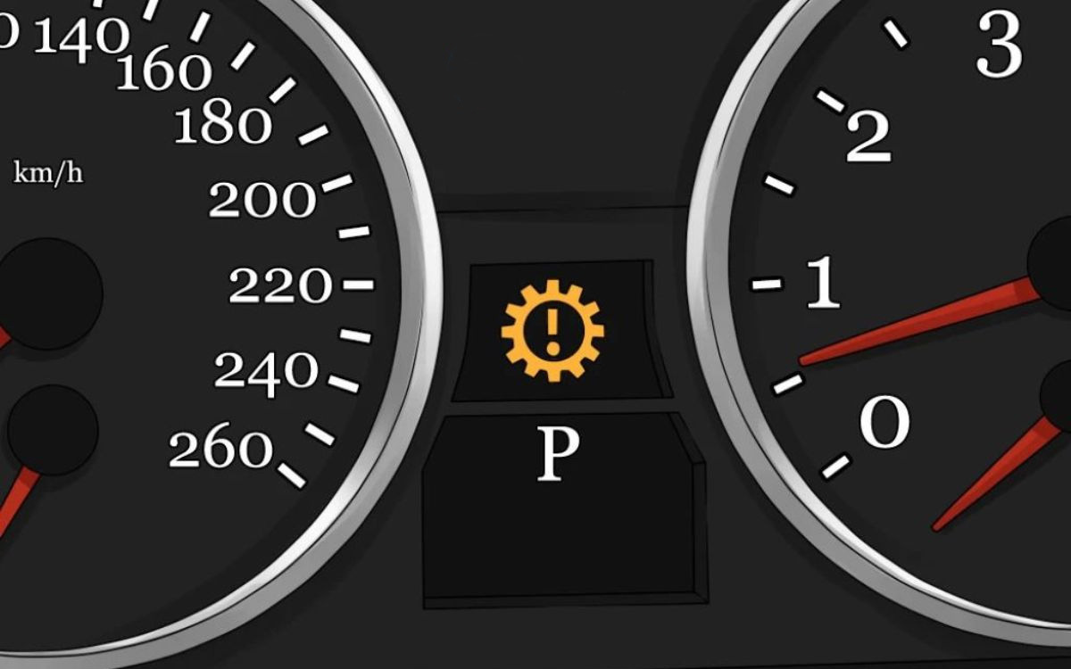 При возникновении проблем с АКПП на приборной панели появляется индикатор &mdash; шестеренка с восклицательным знаком