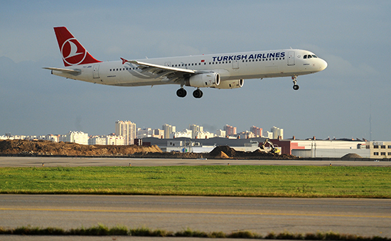 Самолет Turkish Airlines в международном аэропорту Шереметьево