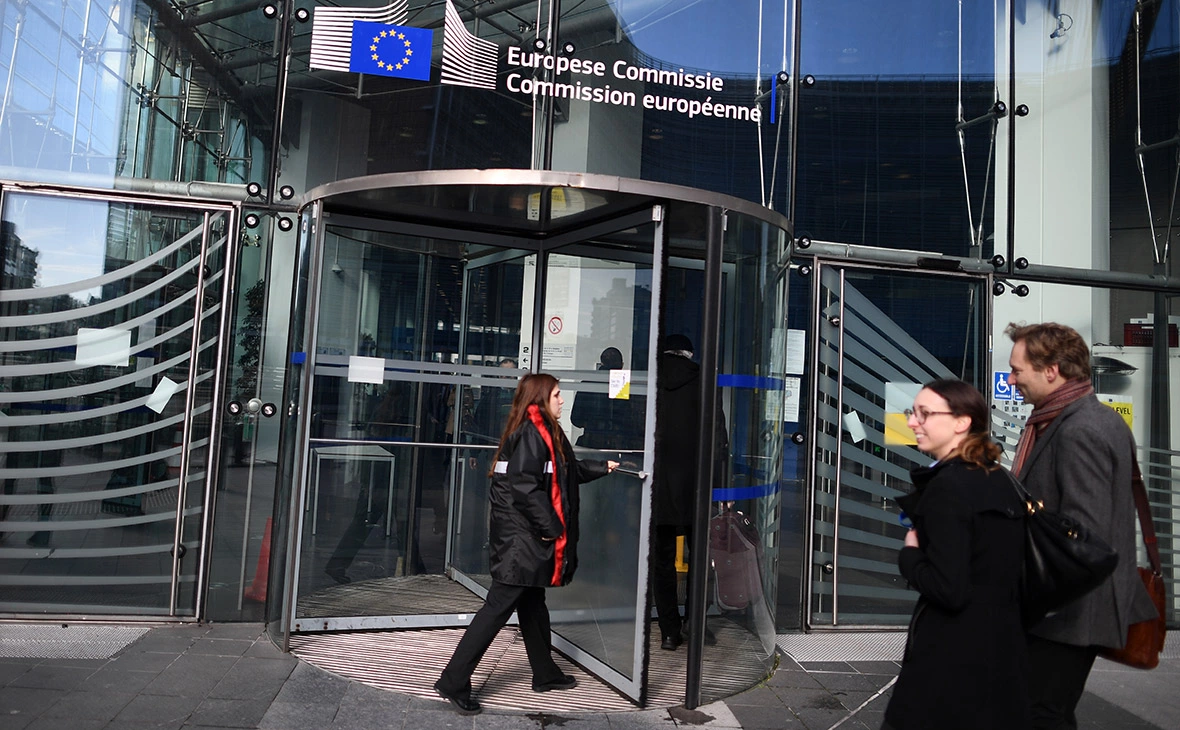 Carl Court / Getty Images