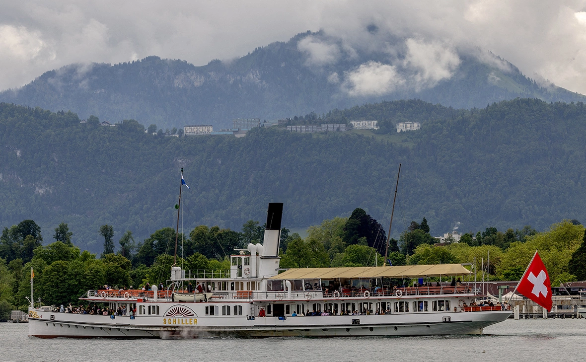 Denis Balibouse / Reuters