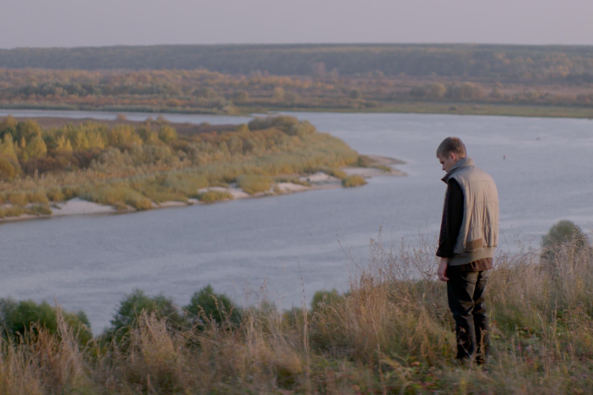 Кадр из фильма «Над вечным покоем»