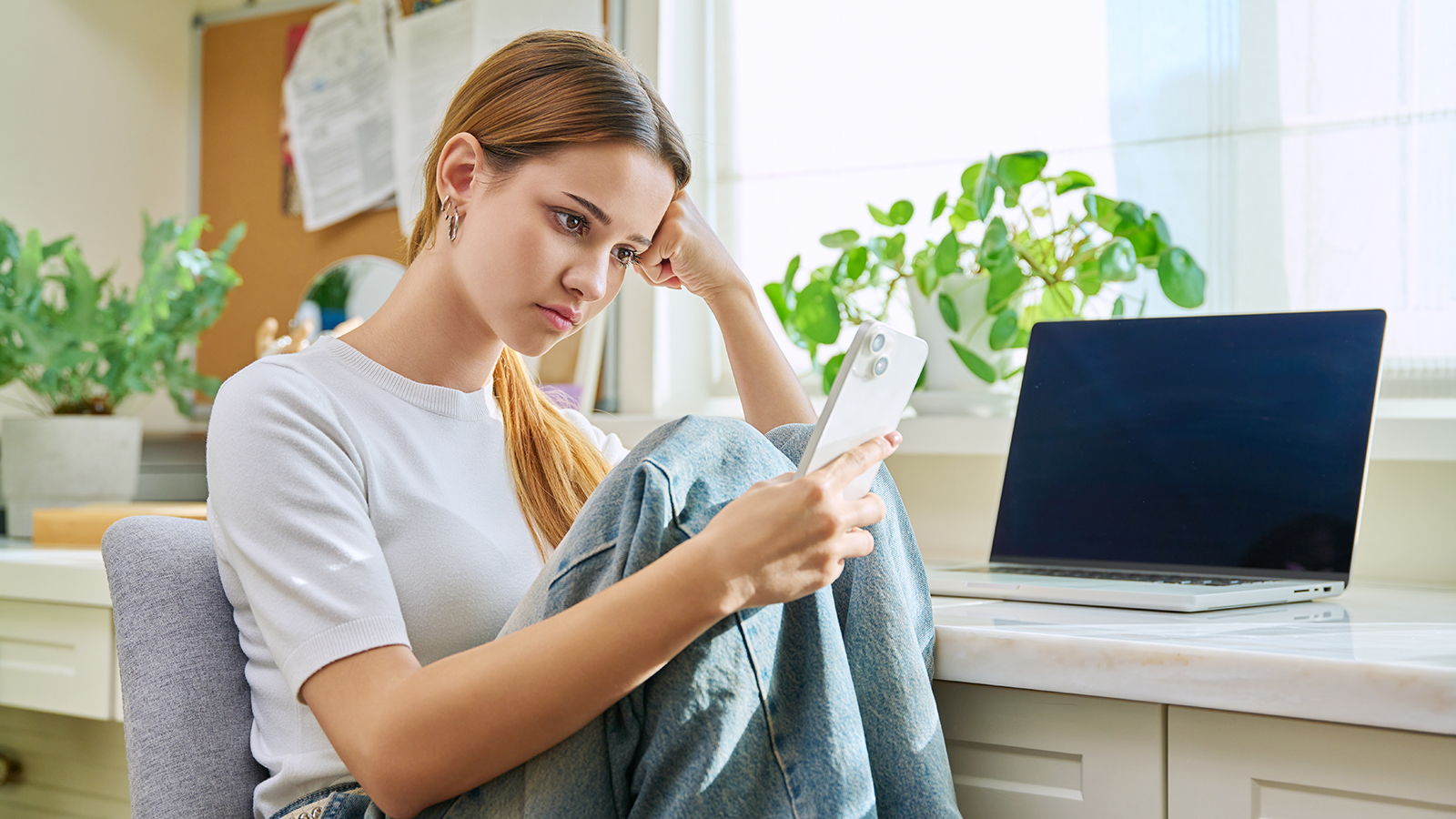 В Австралии вступил в силу закон, запрещающий детям использовать соцсети