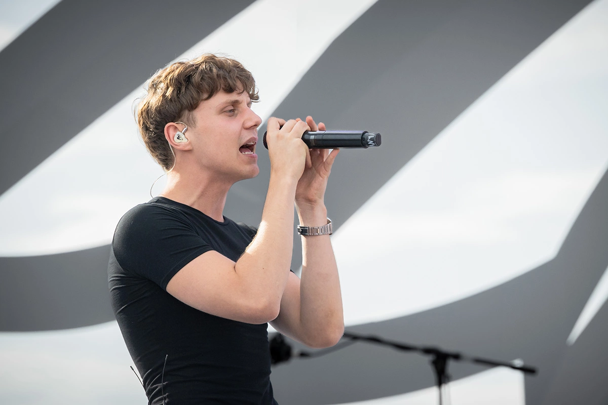 Ваня Дмитриенко