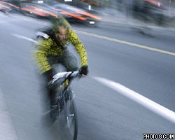 В Москве велосипедист сбил канадского дипломата