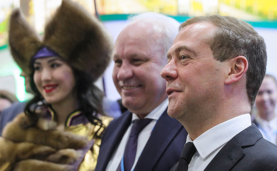 Дмитрий Медведев и глава республики Хакасия Виктор Зимин


