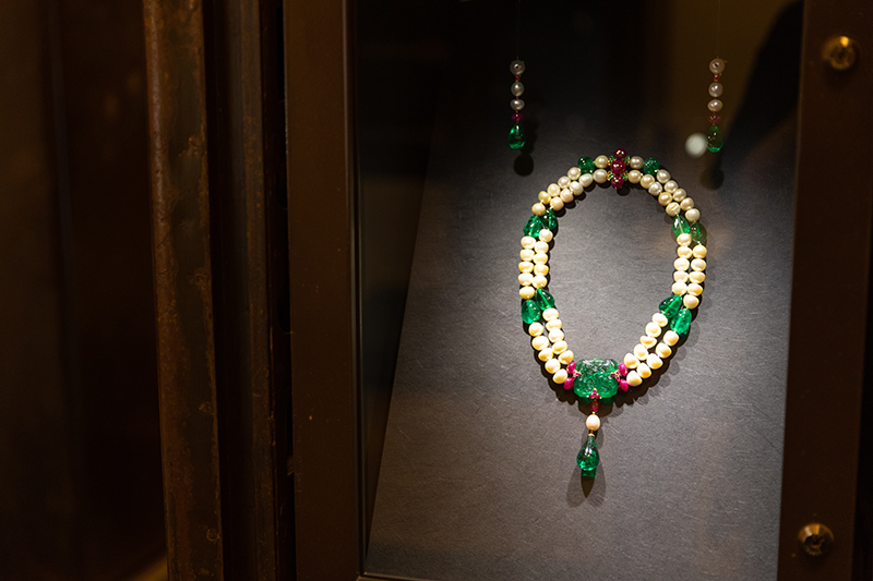 Ожерелье &laquo;Тысячелетие&raquo; Cartier из жемчуга и&nbsp;изумруда&nbsp;(2000 г.)&nbsp;
