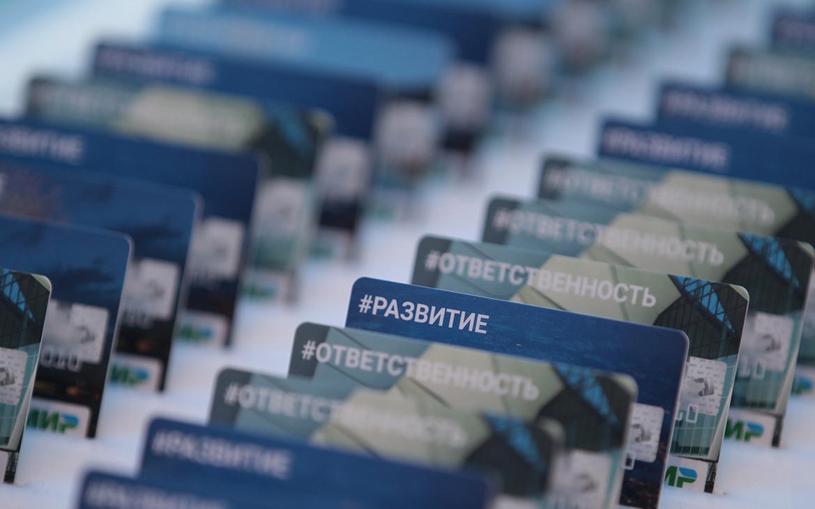 Банки впервые с осени подняли лимиты по кредиткам для россиян
