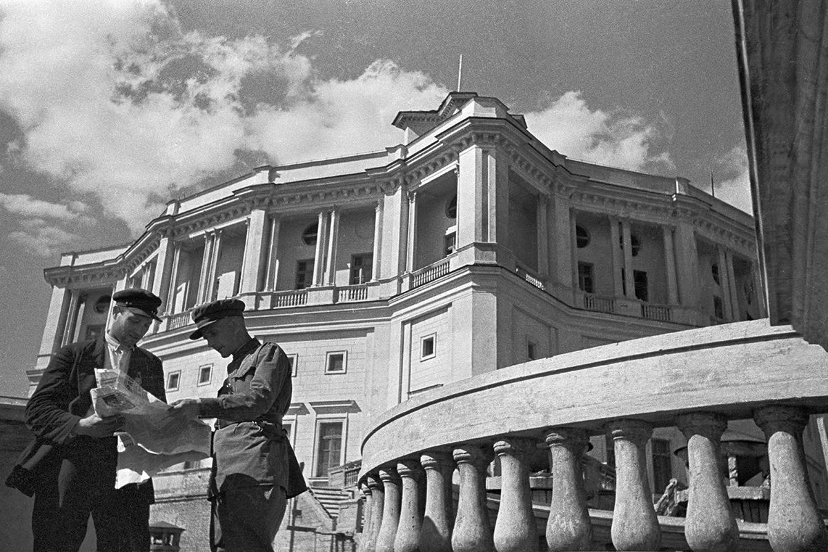 Строительство здания Центрального театра Красной армии.&nbsp;1938 год