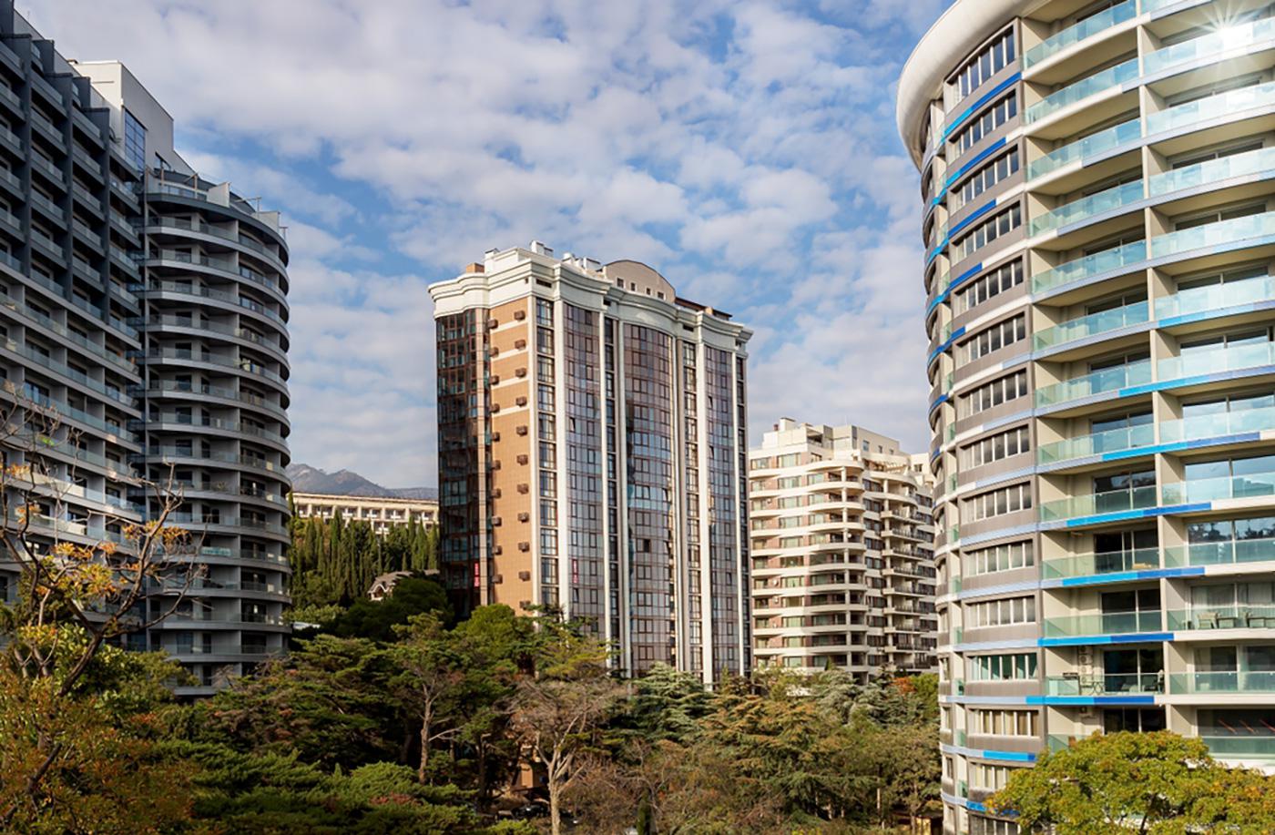 Современная застройка Ялты