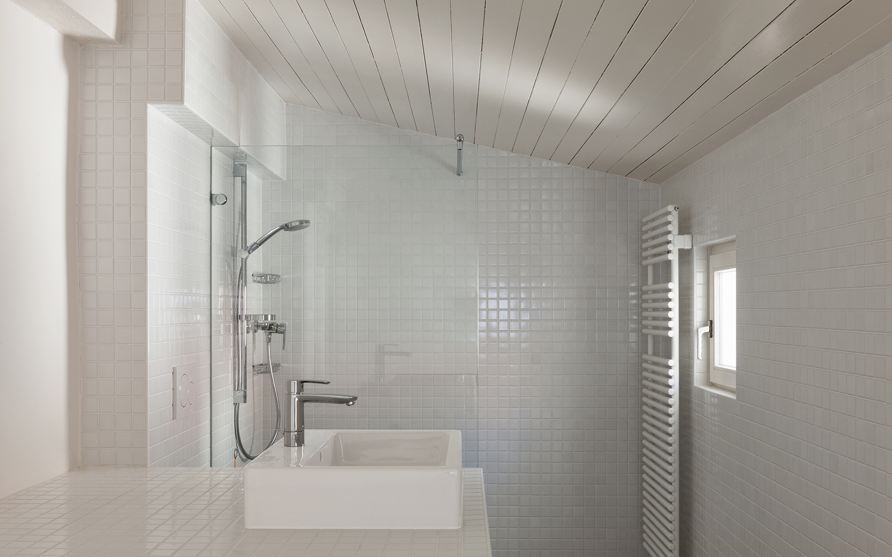 Какие бывают потолки в ванной – Из чего лучше сделать потолок в ванной комнате, виды потолков, фото в интерьере