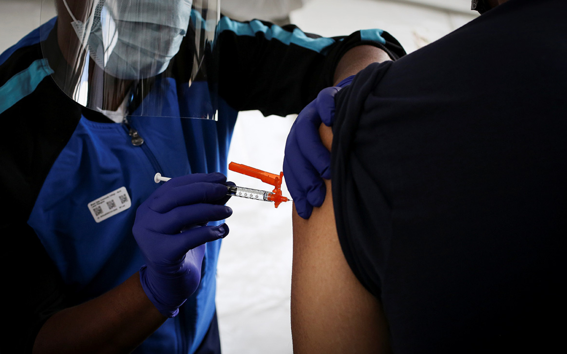 Байден назвал условие, при котором США «поделятся вакциной»