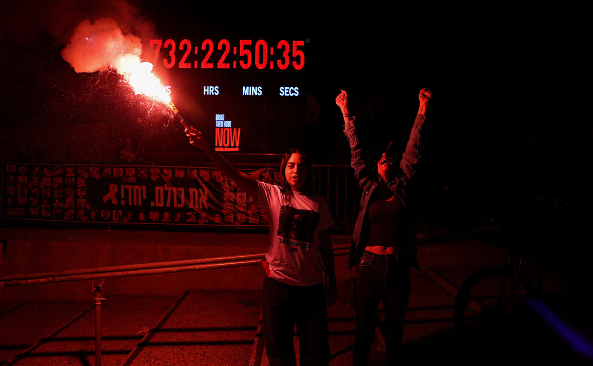 На момент достижения договоренностей между Израилем и ХАМАС активная фаза конфликта продолжалась более двух лет&nbsp;&mdash; с нападения боевиков из сектора Газа&nbsp;7 октября 2023 года.