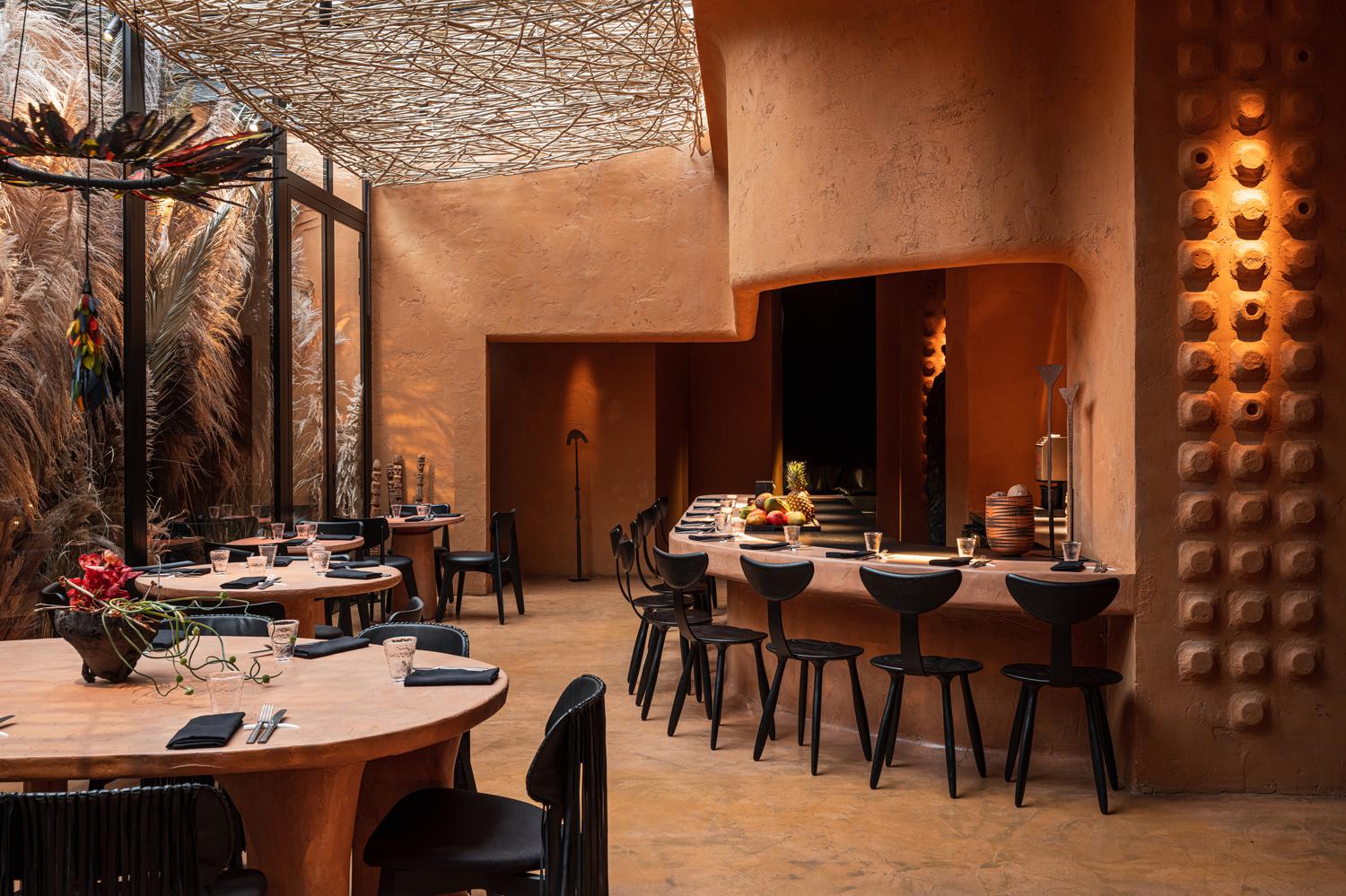 Интерьер ресторана Maya