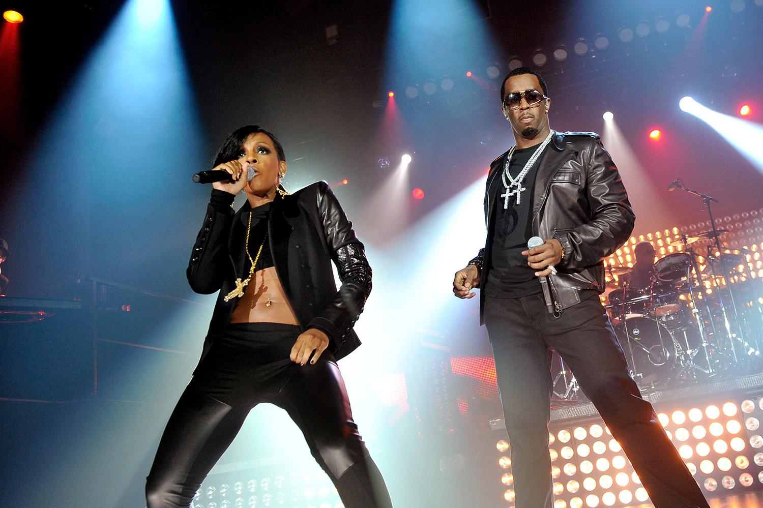 Пи Дидди и Дон Ричард из «Diddy-Dirty Money» выступают на мероприятии «MTV Crashes Glasgow» в The Old Fruit Market в Глазго, Шотландия, 29 сентября 2010 года