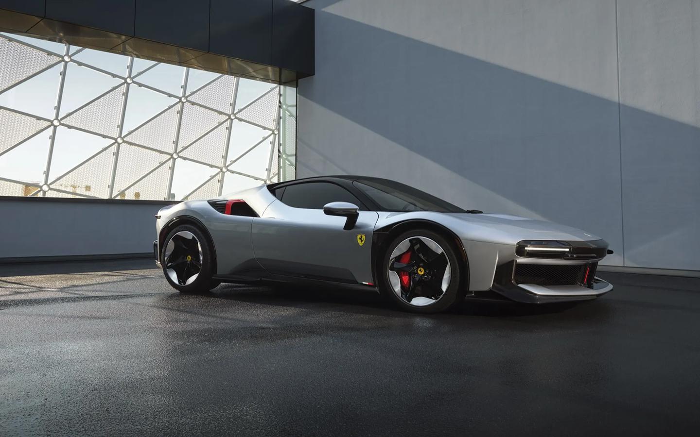 Ferrari представила суперкар CZ26. У него 986 л.с. и три электромотора