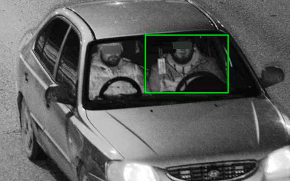 В Омске оштрафовали мужчин, ехавших на иномарке с двумя рулями