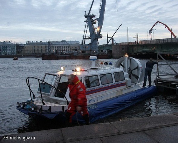 Тела петербуржцев с затонувшего буксира не нашли, но дело о их гибели уже возбудили