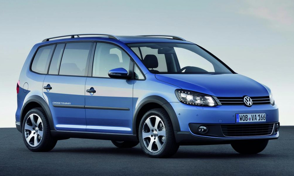 Volkswagen обновил минивэн CrossTouran