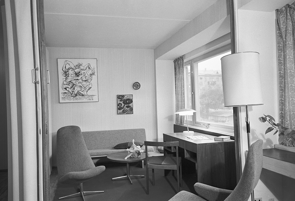 Интерьер одной из&nbsp;комнат трехкомнатной эталонной квартиры в&nbsp;10-м экспериментальном квартале. 1 октября 1968 года