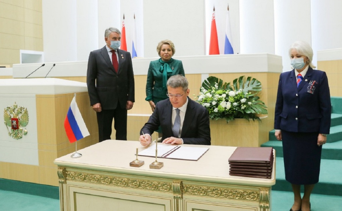 В сентябре 2020 года в рамках VII Форума регионов Беларуси и России в Москве Башкирия подписала соглашение о сотрудничестве в торгово-экономической, научно-технической и социально-культурной сферах с правительством Беларуси