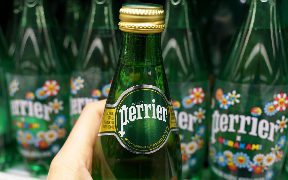 Во Франции уничтожили 2 млн бутылок Perrier из-за заражения бактериями