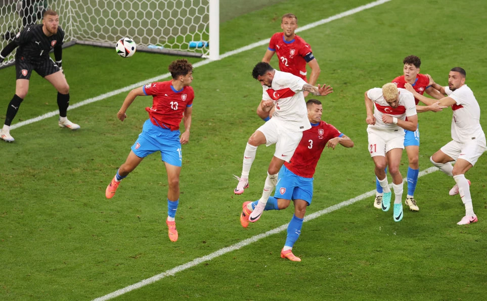 Julian Finney / Getty Images